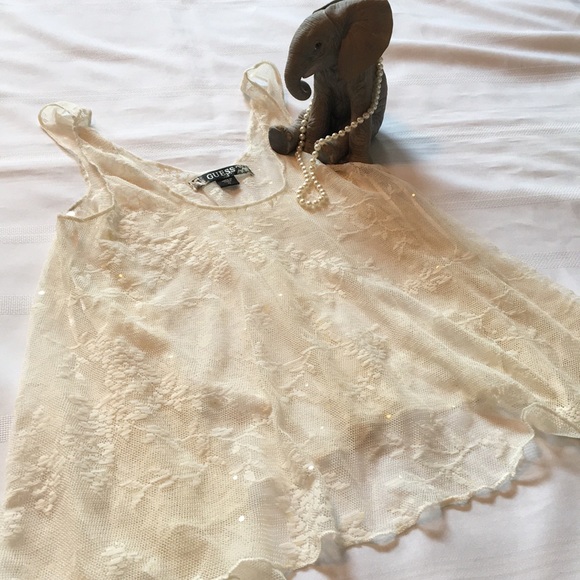 โก๏ธ2/$20!!! Guess shiny party top ๐ - Picture 3 of 3